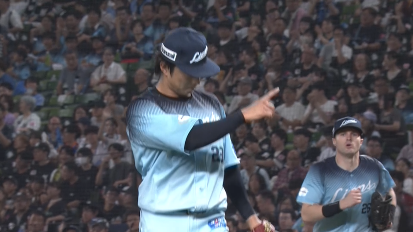 7回表・L 森脇亮介 ピンチの場面で登板するも1球で抑える!!