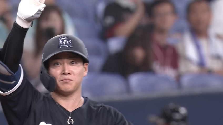1回裏・B来田涼斗 フェンス直撃のタイムリー3ベースで先制!!