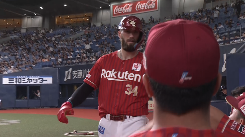 6回表・Eマッカスカー レフトへ今季20号ソロHRを放ち本日猛打賞!!
