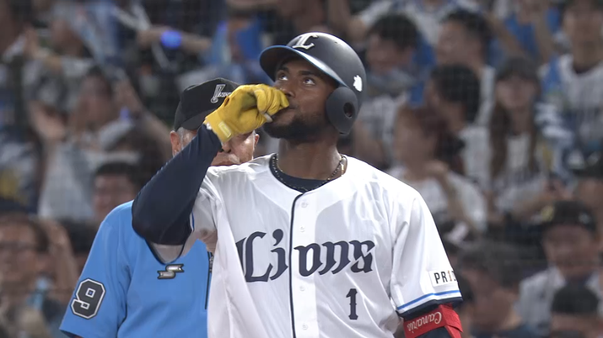 5回裏・Lカナリオ センター前への2点タイムリーヒット!!