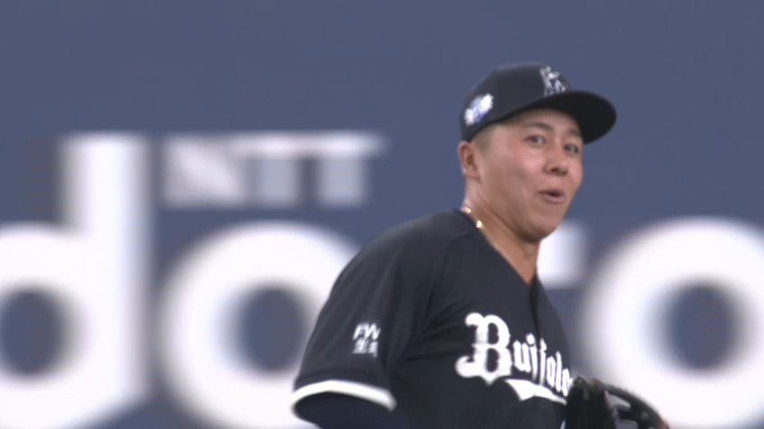 1回表・B池田陵真 後輩が見る中で同校の藤原の打球をキャッチ!!