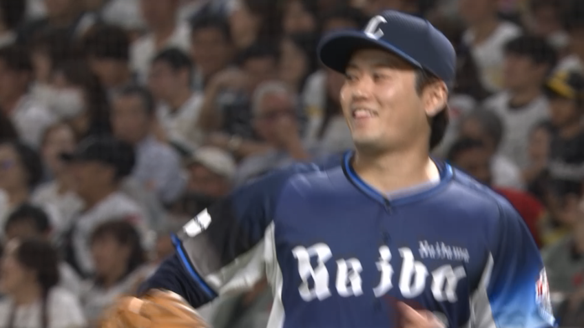7回裏・L佐藤隼輔 満塁のピンチを1球で抑え火消し成功!!