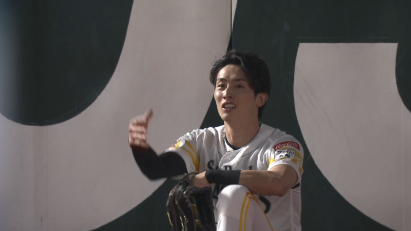 3回表・H周東佑京 右中間への打球をジャンピングキャッチ!!