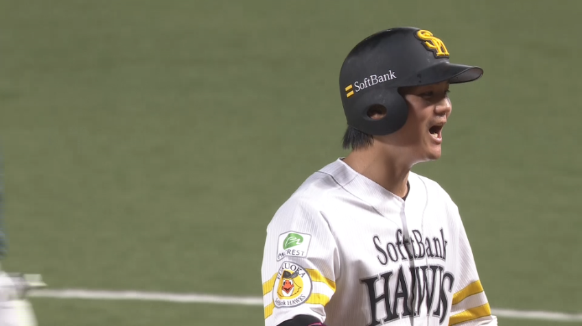 8回裏・H緒方理貢 レフトへ今シーズン初ヒットを放つ!!