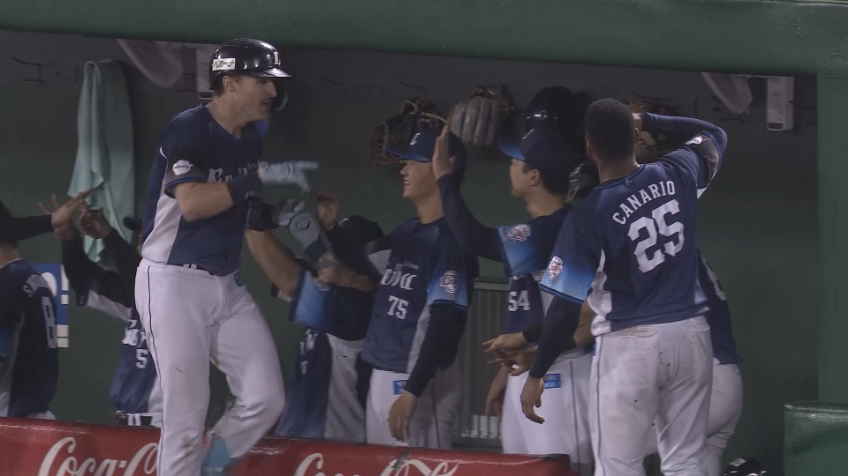 9回表・Lネビン 大きな追加点となる2ランホームラン!!