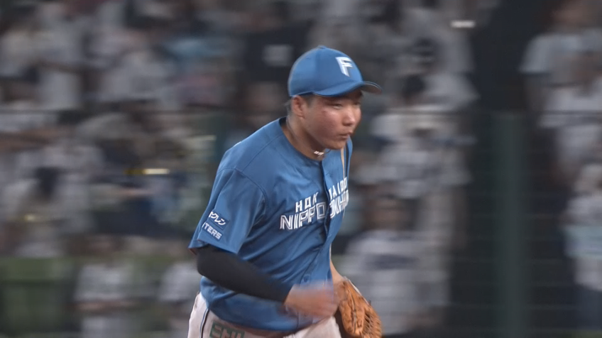 8回裏・F山縣秀 三遊間を抜けそうな打球をアウトに!!