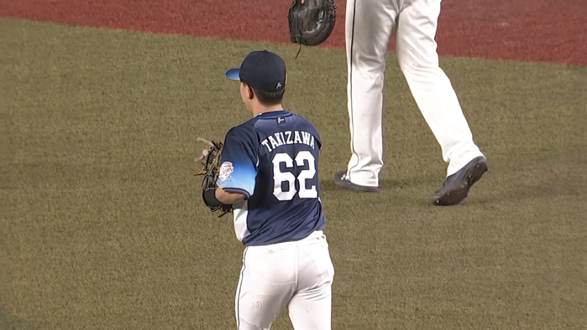 5回裏・L滝澤夏央 詰まった当たりにうまく対応してアウトに!!