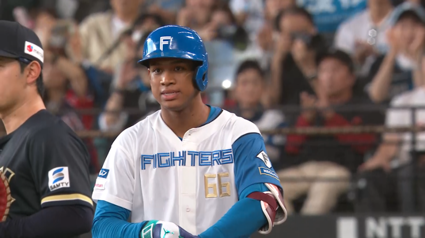 1回裏・F万波中正 三遊間を破るタイムリーヒットを放つ!!