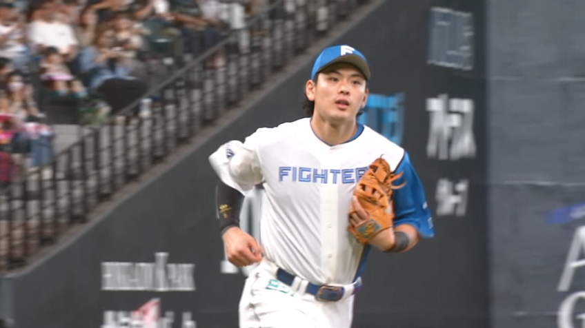 7回表・F野村佑希 キャッチから鋭い送球でダブルプレー!!