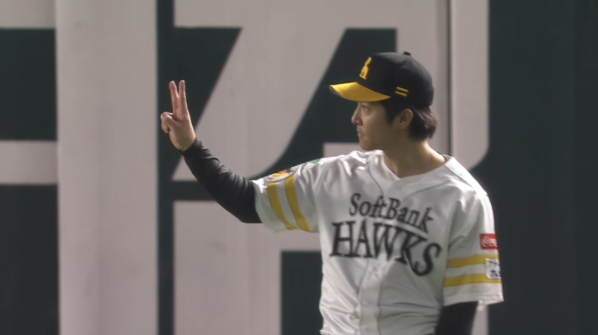 8回表・H柳町達 フェンスにぶつかりながらフライをキャッチ!!