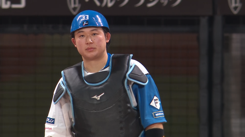 5回表・F進藤勇也 盗塁を読み力強い送球で阻止!!