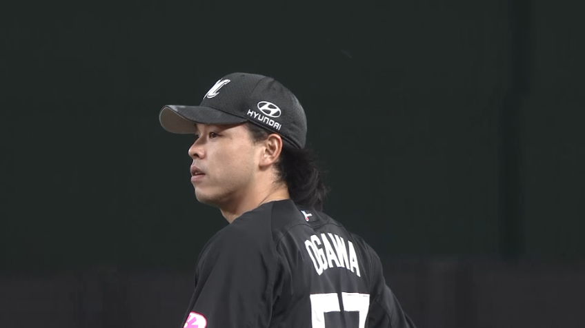 8回裏・M小川龍成 1回転しながら送球するファインプレー!!