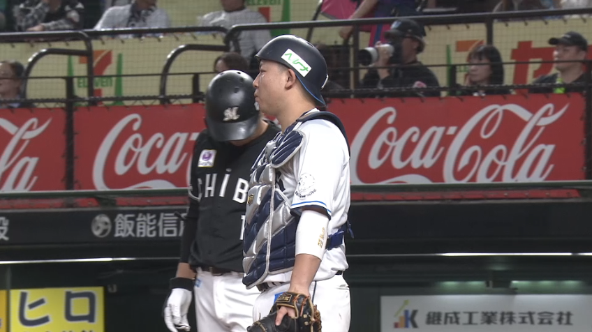 7回表・L古賀悠斗 正確な送球でピンチの芽を摘む盗塁阻止!!