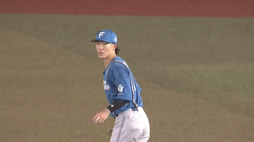 1回裏・F矢澤宏太 右中間への打球をダイビングキャッチ!!