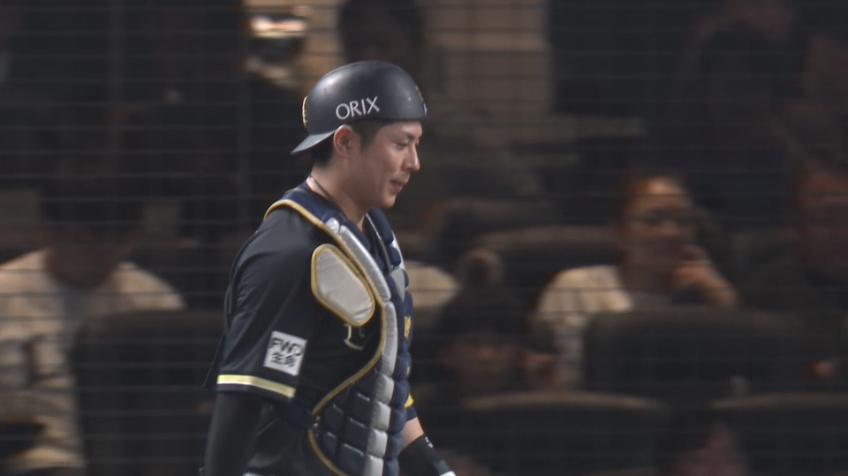 2回裏・B若月健矢 ボテボテの打球を軽快に捌く!!