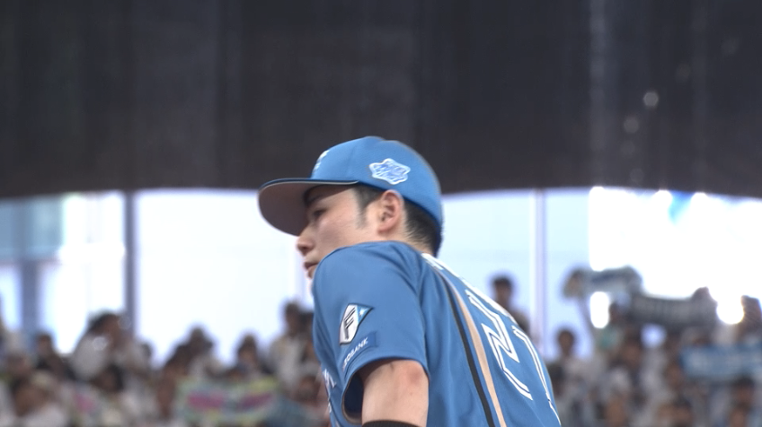 3回裏・F清宮幸太郎 一二塁間の打球をスライディングキャッチ!!