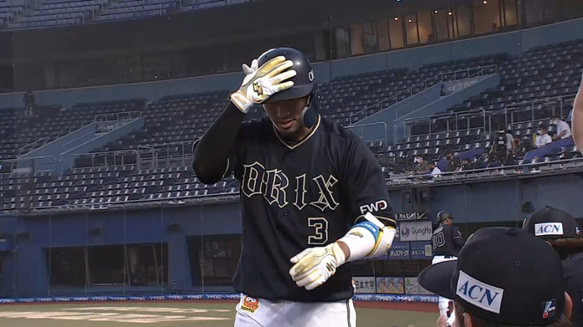 3回表・B安達 逆方向に伸びた打球はラグーンへ!!今季第1号HR!!