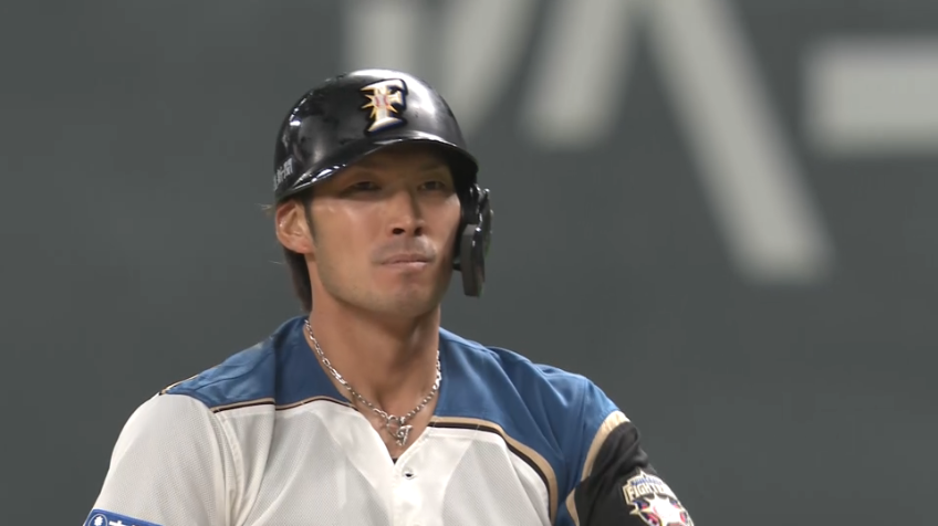 8回裏・F大田 気迫のこもったヘッドスライディングを見せ3点目となる内野安打！