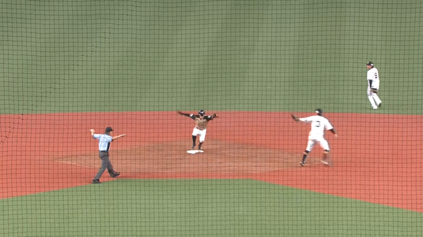 8回表・F中島卓 俊足を飛ばし盗塁成功!!