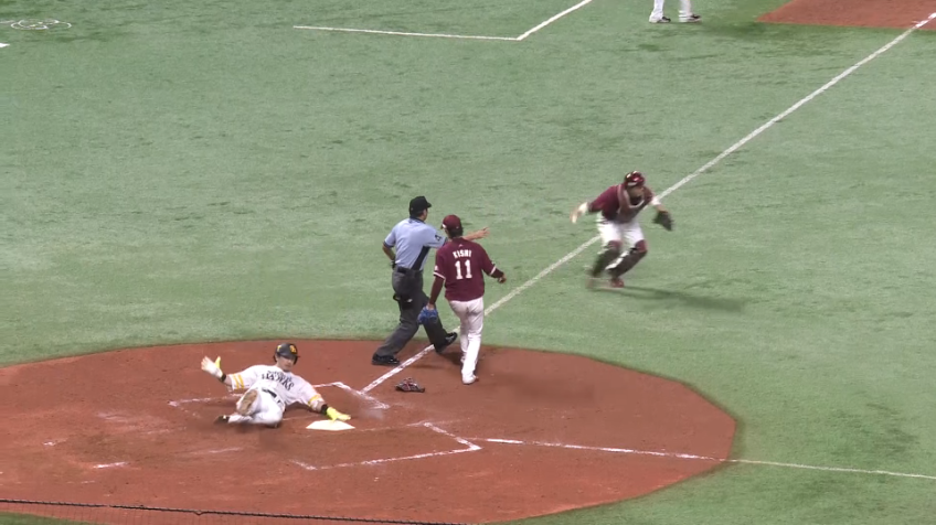 2回裏・H松田 ボテボテのゴロの間に好走塁でホームイン!!