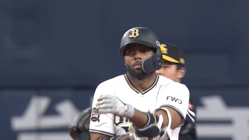 7回裏・Bロドリゲス 右中間を破る強烈な打球で2ベースヒット!!