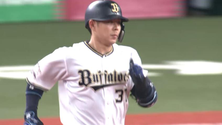 7回裏・B若月 今季第1号となるレフトスタンドへのホームランで1点を返し、点差を縮めた!!