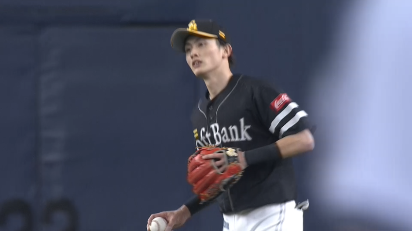 5回裏・H周東 俊足飛ばしてアウトをもぎ取る!!