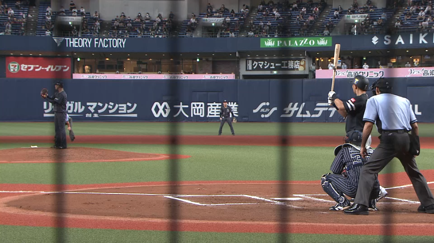 7回表・H中村晃 ライトスタンドへ今季第1号となるホームランを放つ!!
