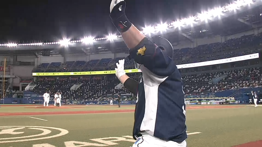 3回表・L山川 バックスクリーン右への3ランホームラン!!