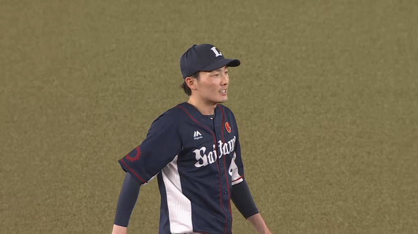 1回裏・L源田 ライナー性の打球を地面スレスレでキャッチ!!