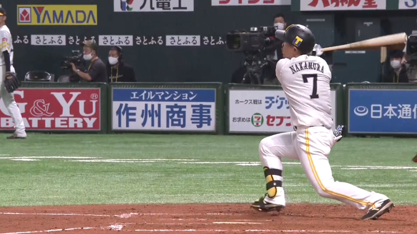 2回裏・H中村晃 ライトへ1点差に迫る2ランホームラン！