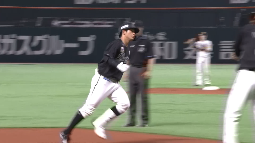 4回表・M中村 ホームランにはホームランでお返し!! 1点差に迫るソロホームラン!!