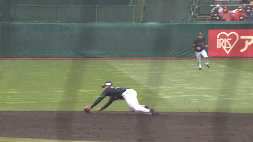 5回裏・B太田 ファインプレーで先発・宮城を助ける!!