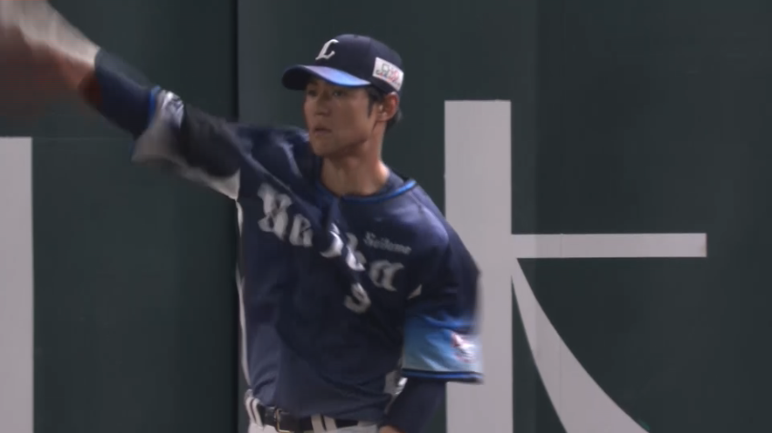 2回裏・L木村 フェンスギリギリの打球をジャンピングキャッチ!!