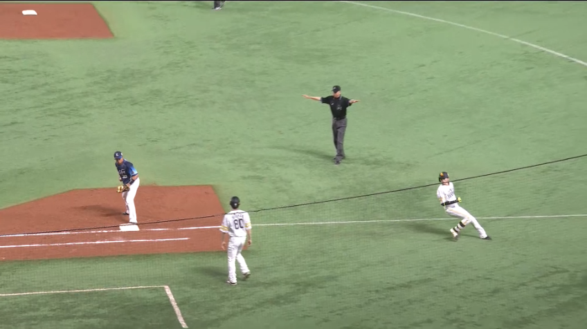 7回裏・H周東 俊足を生かしたセーフティバント!!