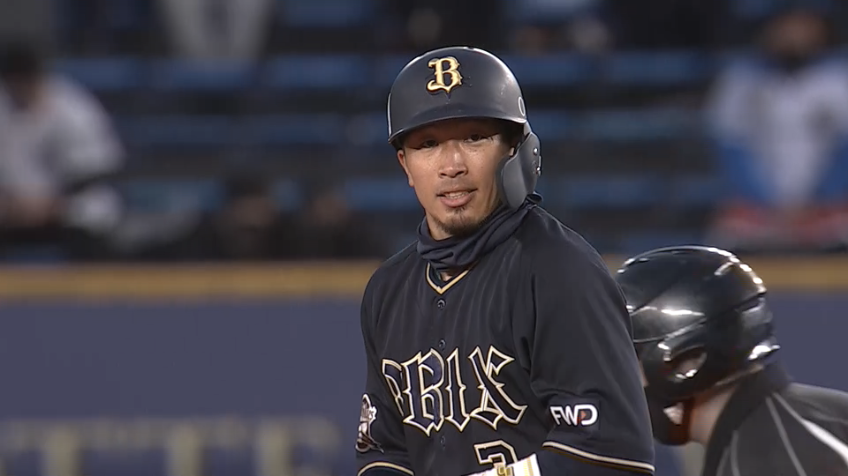 2回表・B安達 ライト線に落とす渋い一打でオリックスが先制!!