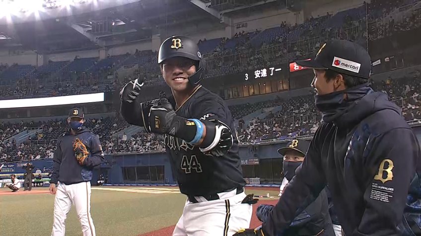 6回表・B頓宮 左中間へ同点ソロホームランを放つ!!