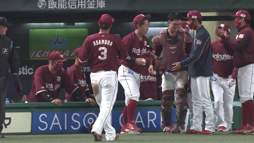 4回裏・E鈴木 ファールフライを懸命にキャッチする!!