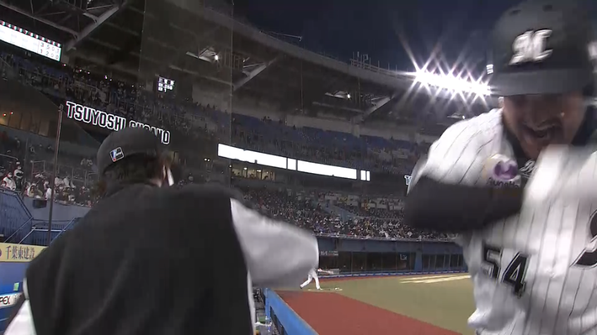 2回裏・Mレアード レフトスタンドへ追撃のソロホームラン!!