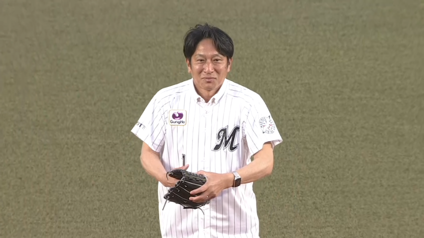 青山学院大学・原監督 始球式で見事なピッチングを披露!!