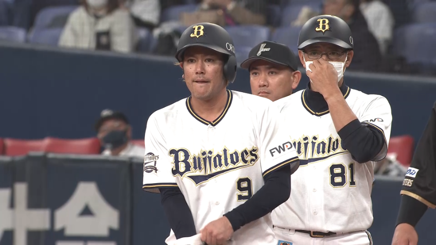 4回裏・B大城 お返しのセーフティーバントに成功‼