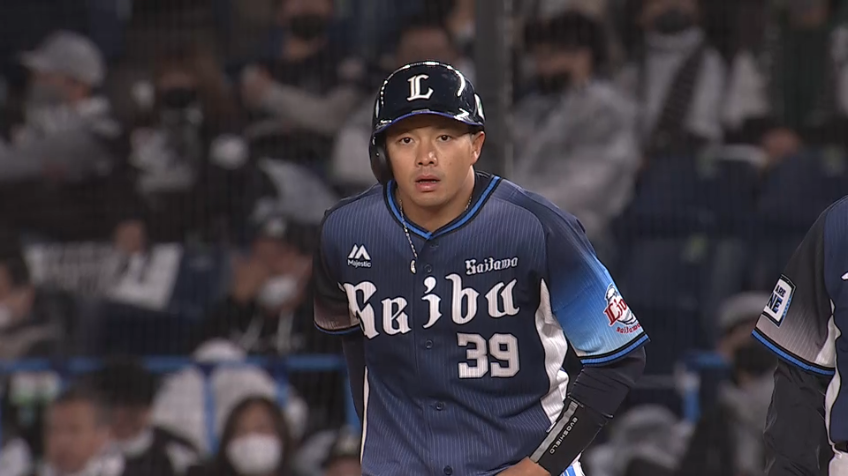 8回表・L呉 満塁のチャンスでセンターへタイムリーを放ち、一点差に!!