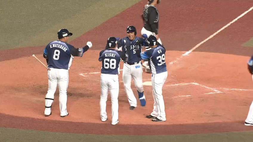 8回表・L愛斗 この日２本目の本塁打は右中間への逆転の一発!!