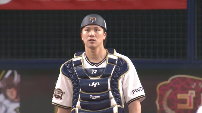 7回表・B伏見 正捕手の意地!! 低く正確な送球で盗塁阻止!!