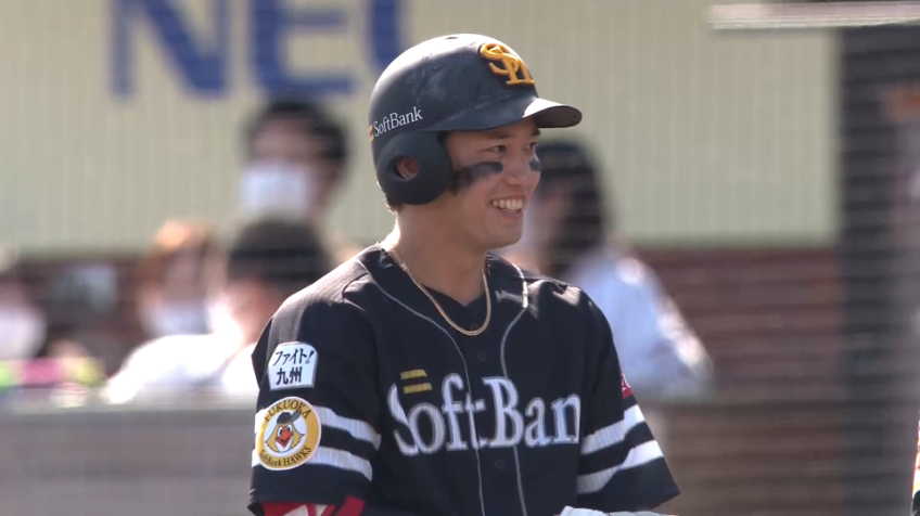 1回表・H栗原 ライトへ先制2点タイムリーヒット!!