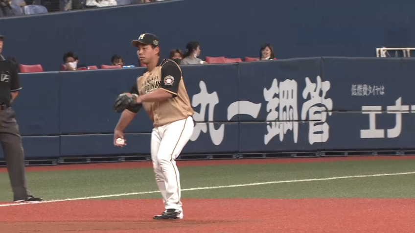 4回裏・F樋口 三塁線の打球を上手く捌いたナイスプレー!!