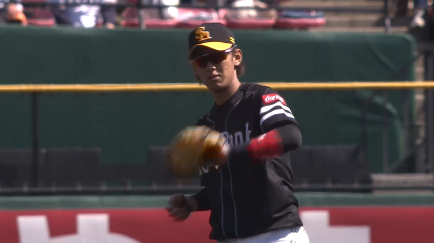 1回裏・H今宮 三遊間を抜けそうな当たりを抑え、アウトを奪うファインプレー!!