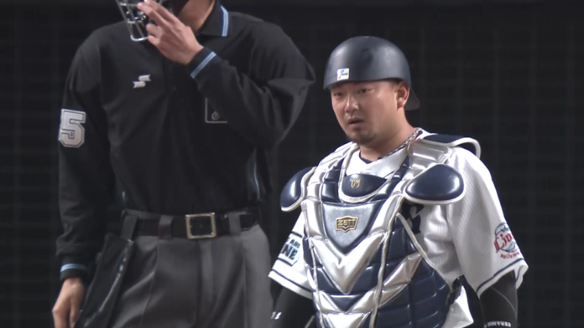 1回表・L森 空振り三振を奪ったと同時にF・西川の盗塁を阻止、好リードを見せる!!