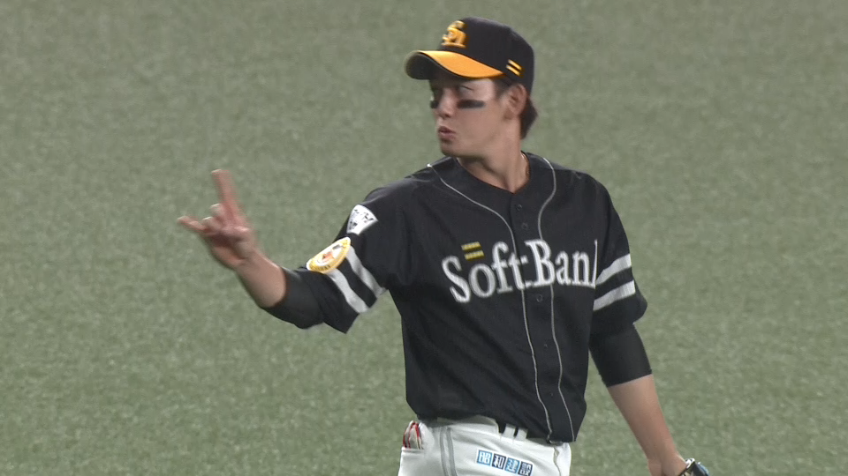 5回裏・H栗原 抜けそうな当たりを見事なスライディングキャッチ!!