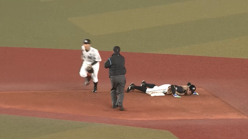 4回表・M荻野 素早い送球でランナー戻れずダブルプレー!!